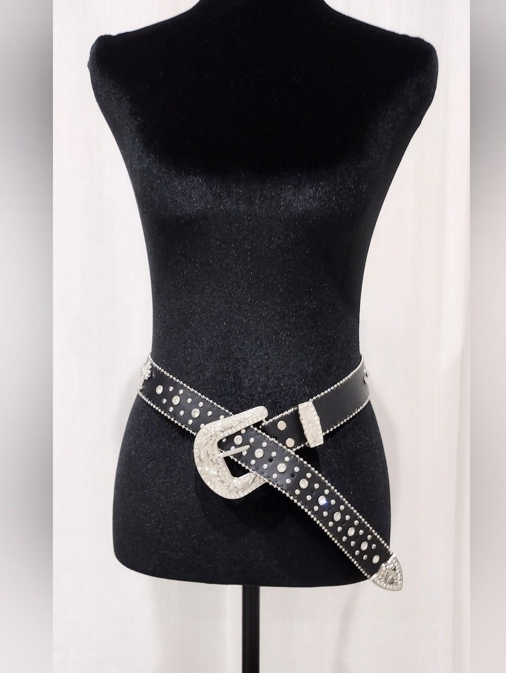 Black Studded Skulls Western Belt with Decorative  Silver Buckle